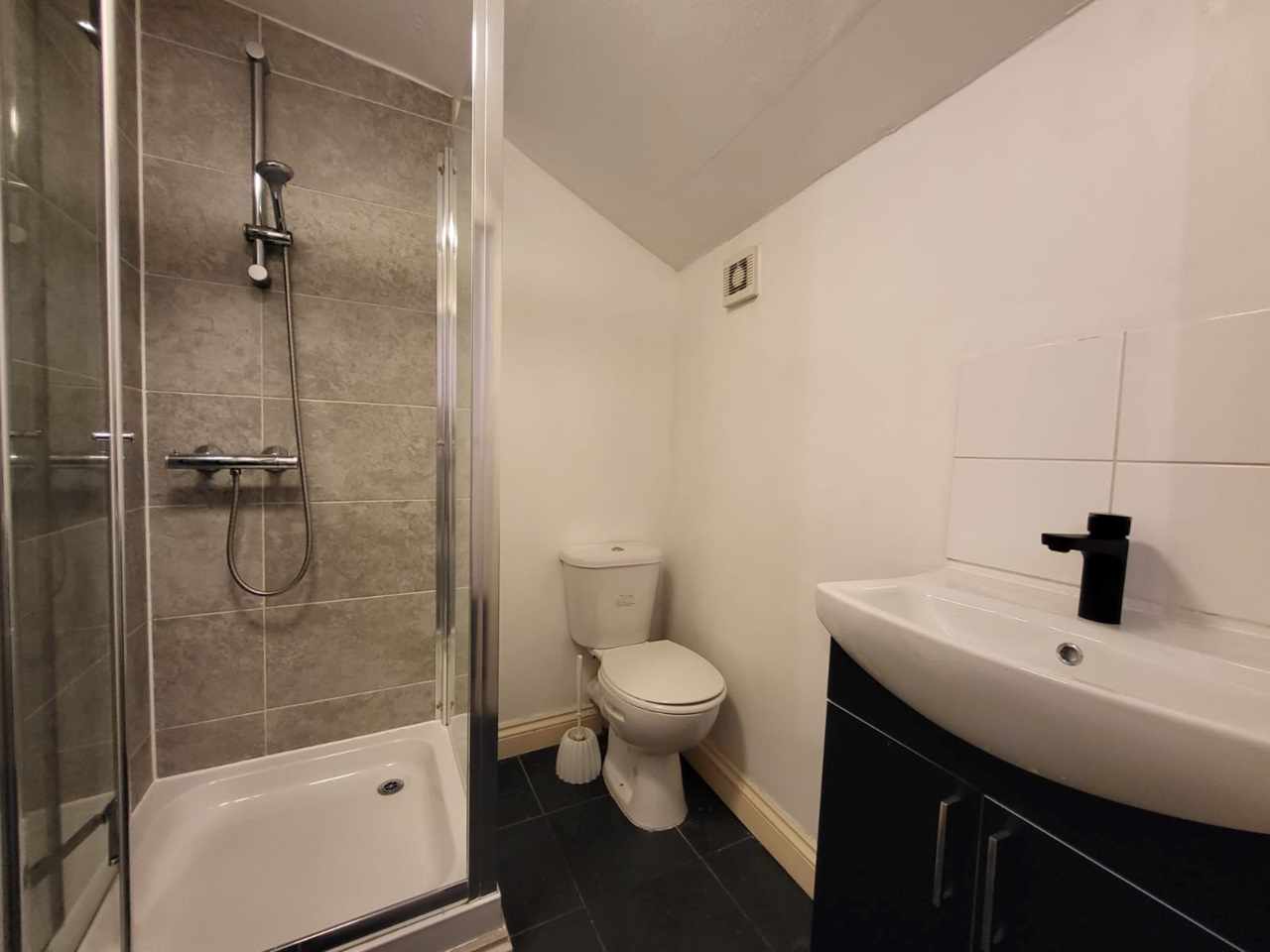 Eccles, Manchester Room in a Shared House, Liverpool Road, M30 To