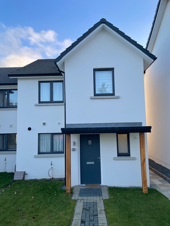 Loanhead 3 Bed SemiDetached House, St Gellert Gardens, EH20 To