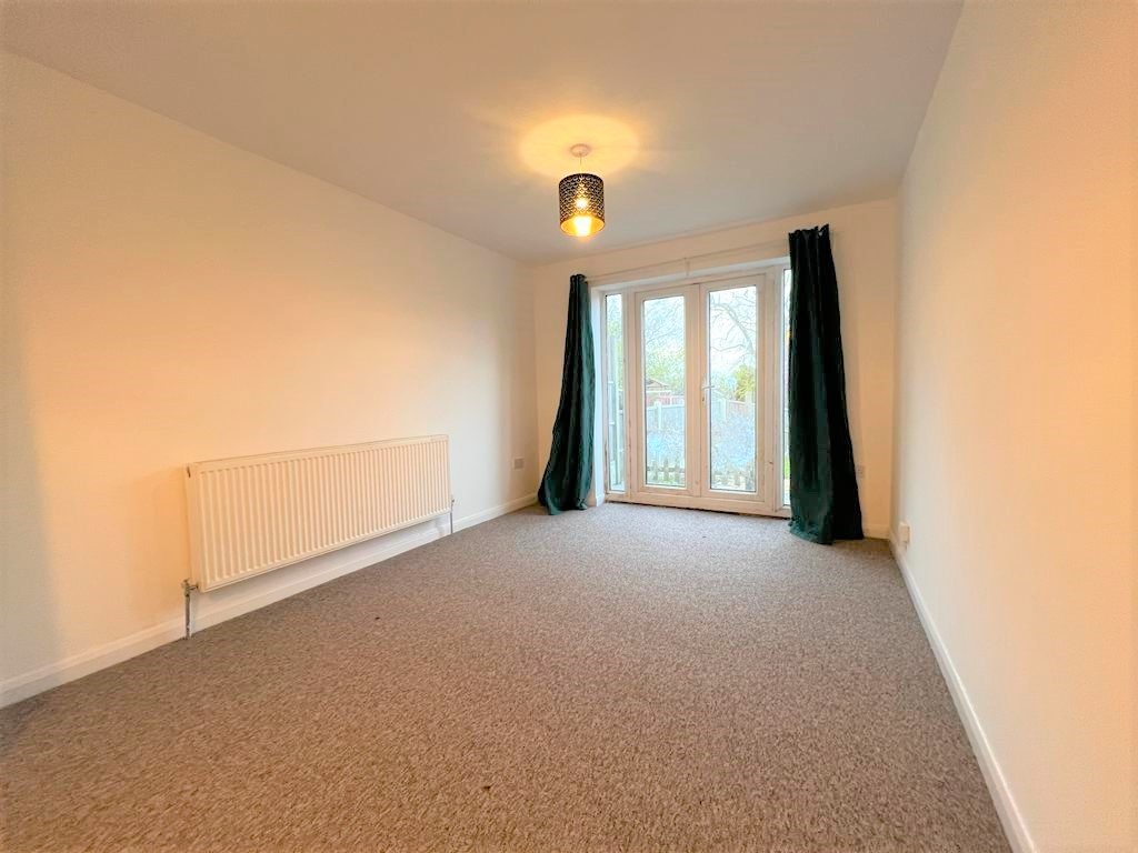 Chigwell 2 Bed End Terrace, Coopers Close, IG7 To Rent Now for £
