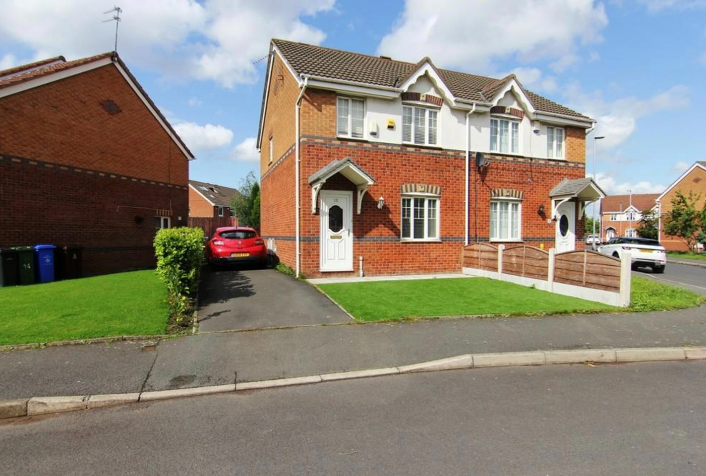 Droylsden, Manchester 3 Bed SemiDetached House, Lees Park Avenue