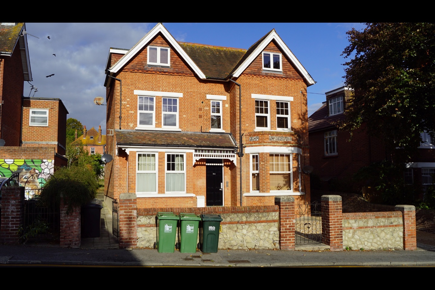 Eastbourne Studio Flat, Enys Road, BN21 To Rent Now for £800.00 p/m