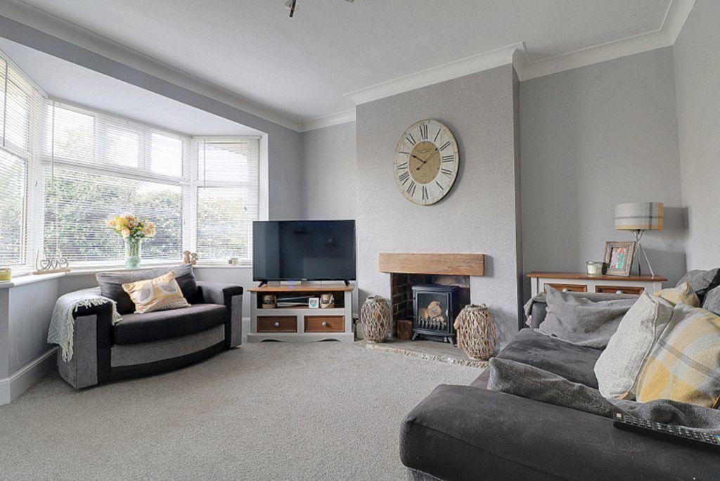 Cleckheaton 3 Bed SemiDetached House, Whitehall Road West, BD19 To