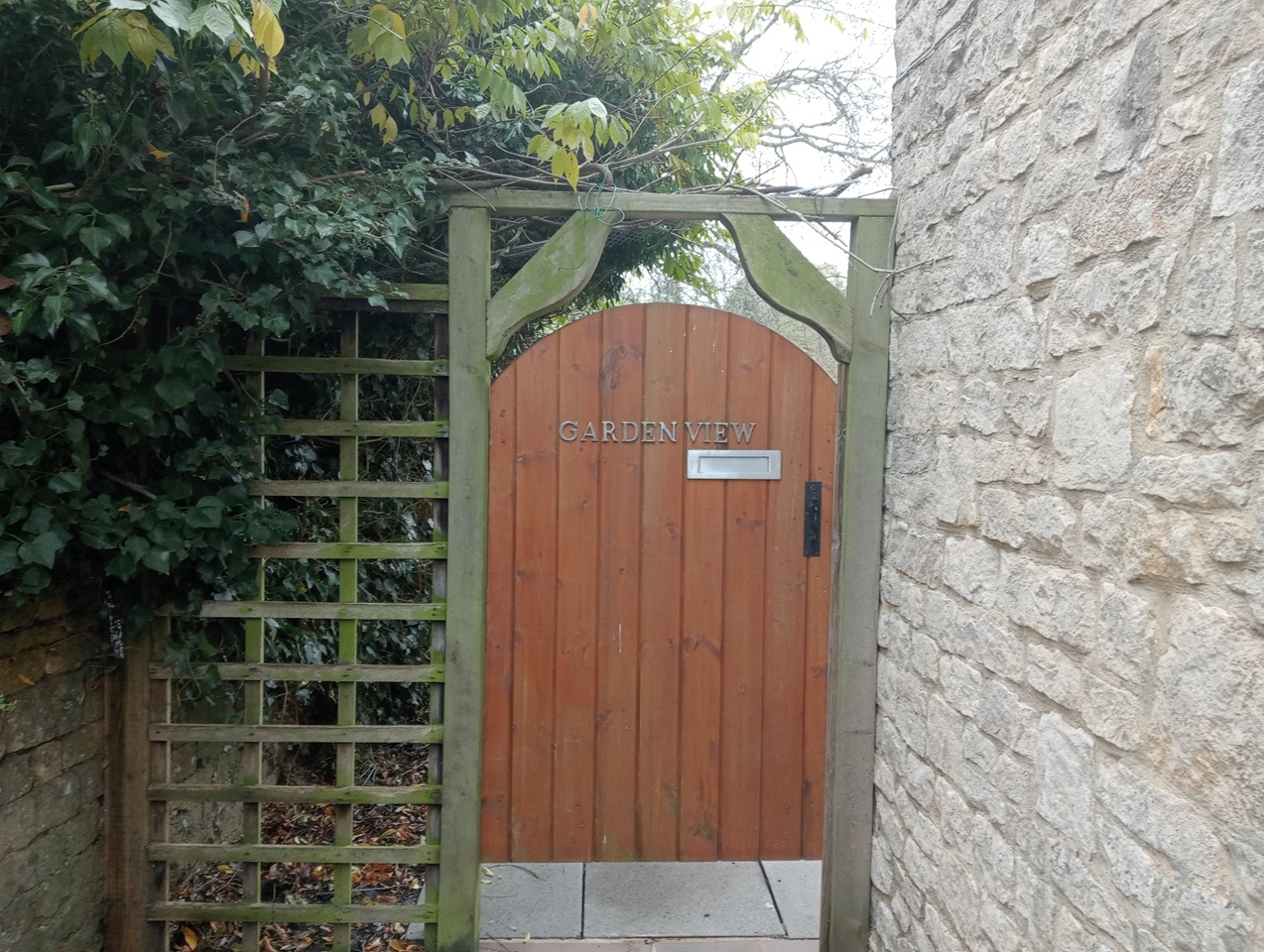 Adderbury 3 Bed Flat, Adderbury, OX17 To Rent Now for £1,050.00 p/m