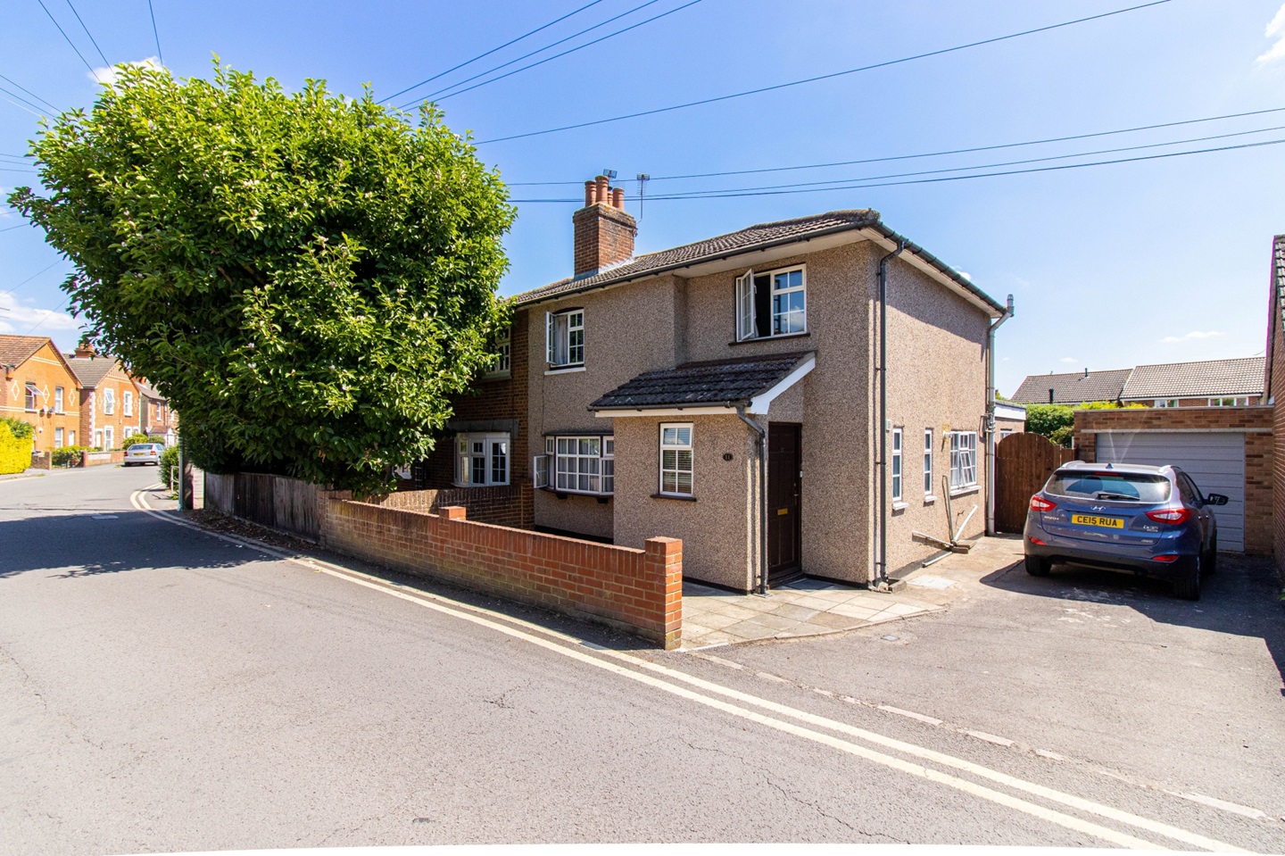 Egham, Surrey 5 Bed SemiDetached House, Rusham Road, TW20 To Rent