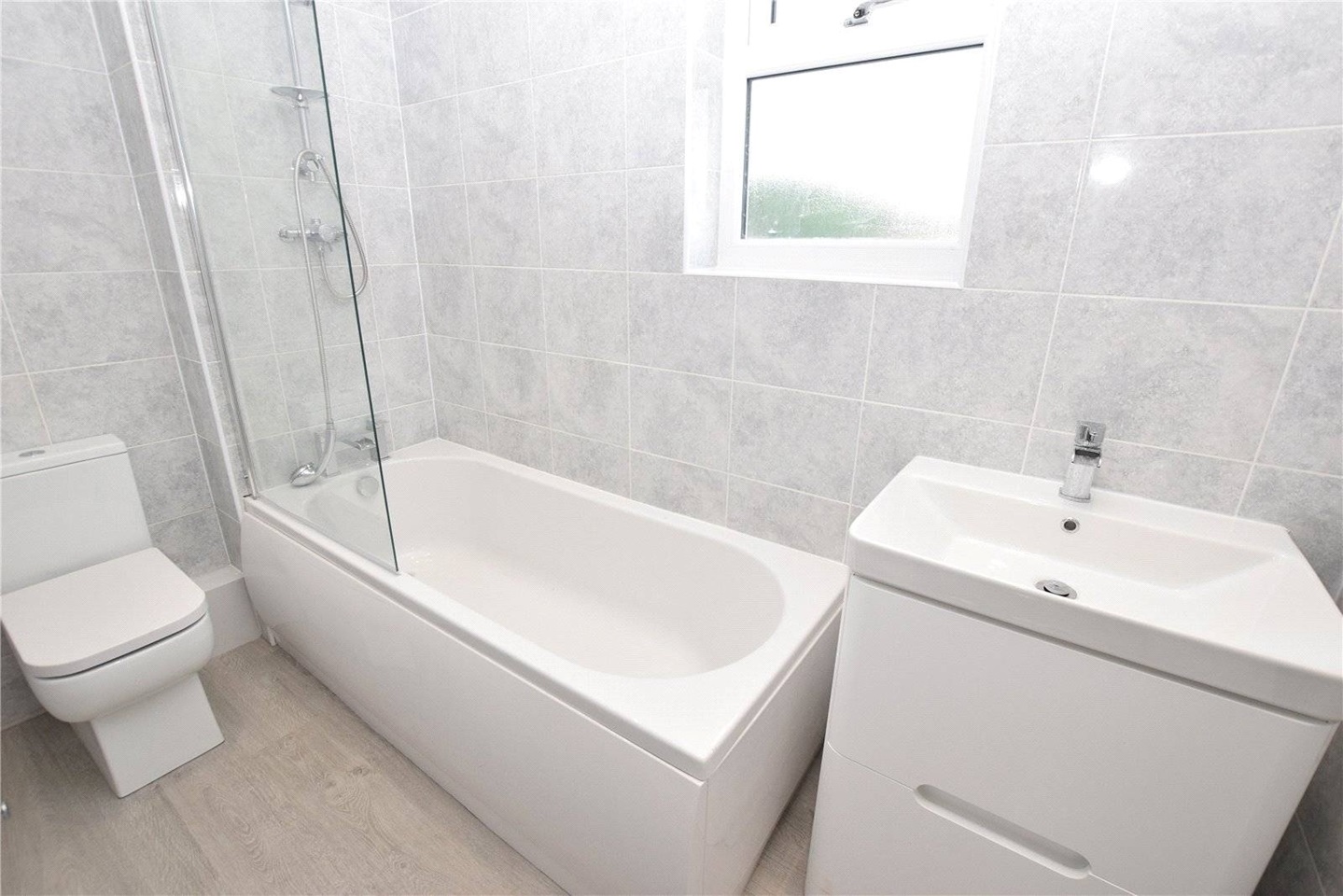 Leeds 3 Bed SemiDetached House, Stonecliffe Drive, LS12 To Rent