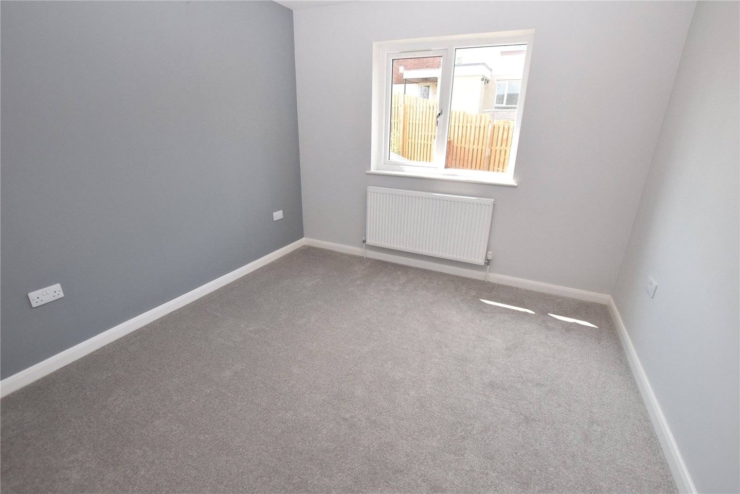 Leeds 3 Bed SemiDetached House, Stonecliffe Drive, LS12 To Rent