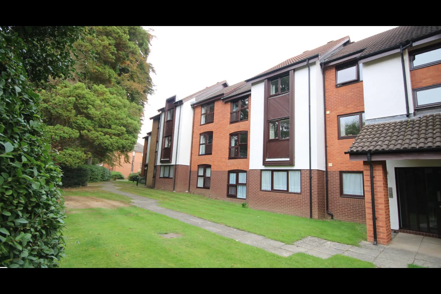 Solihull 2 Bed Flat, Copper Beeches, B91 To Rent Now for £1,200.00 p/m