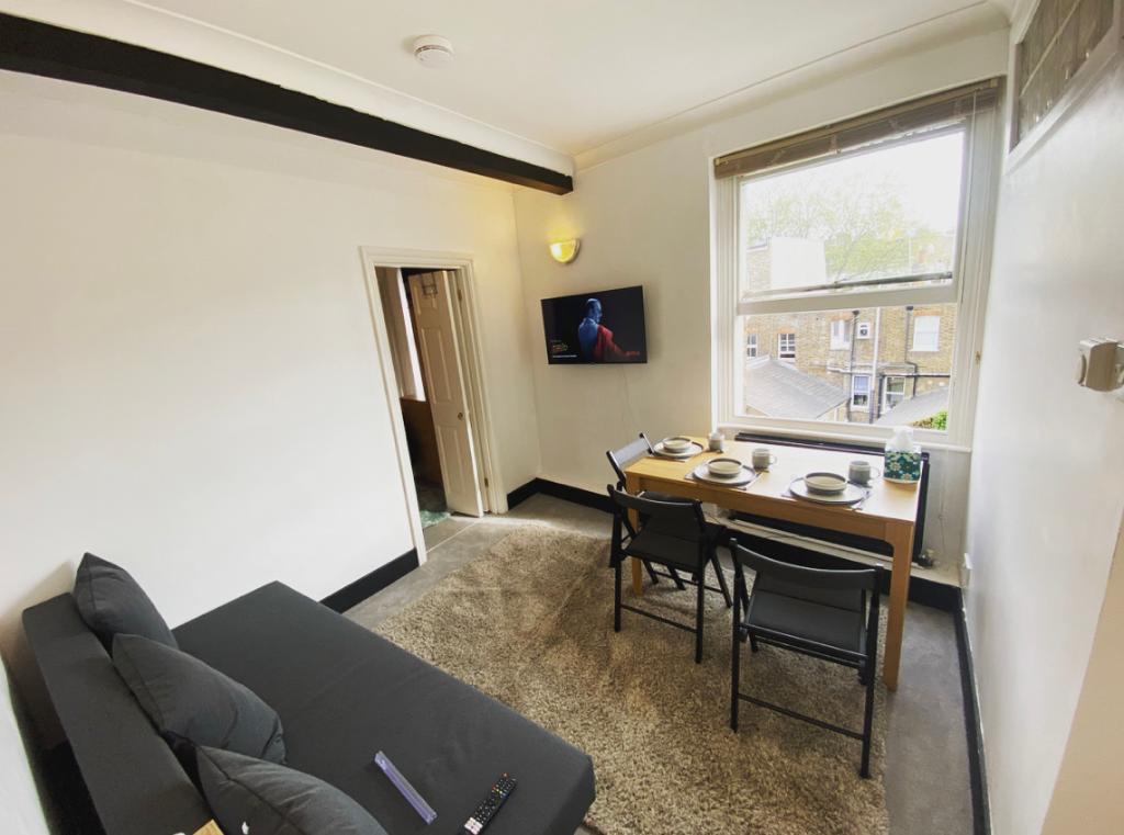 London 1 Bed Flat, Dewsbury Court, W4 To Rent Now for £1,650.00 p/m