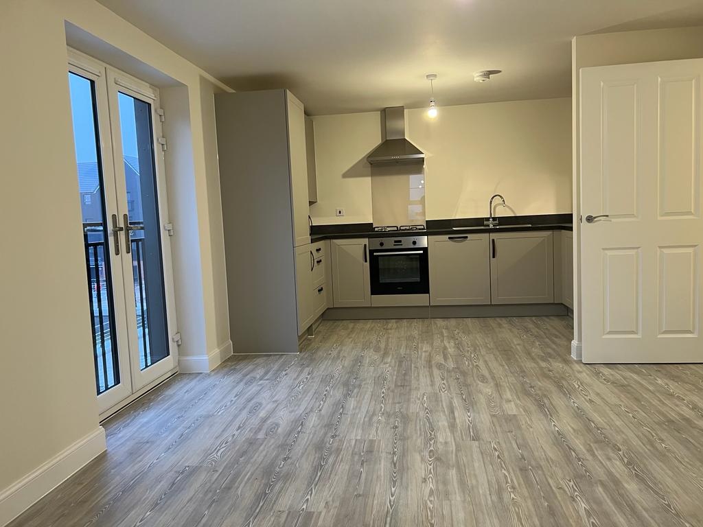 Aylesbury 2 Bed Flat, Kingsbrook Basin, HP22 To Rent Now for £1,350