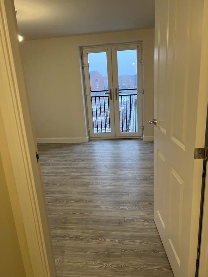 Aylesbury 2 Bed Flat, Kingsbrook Basin, HP22 To Rent Now for £1,350