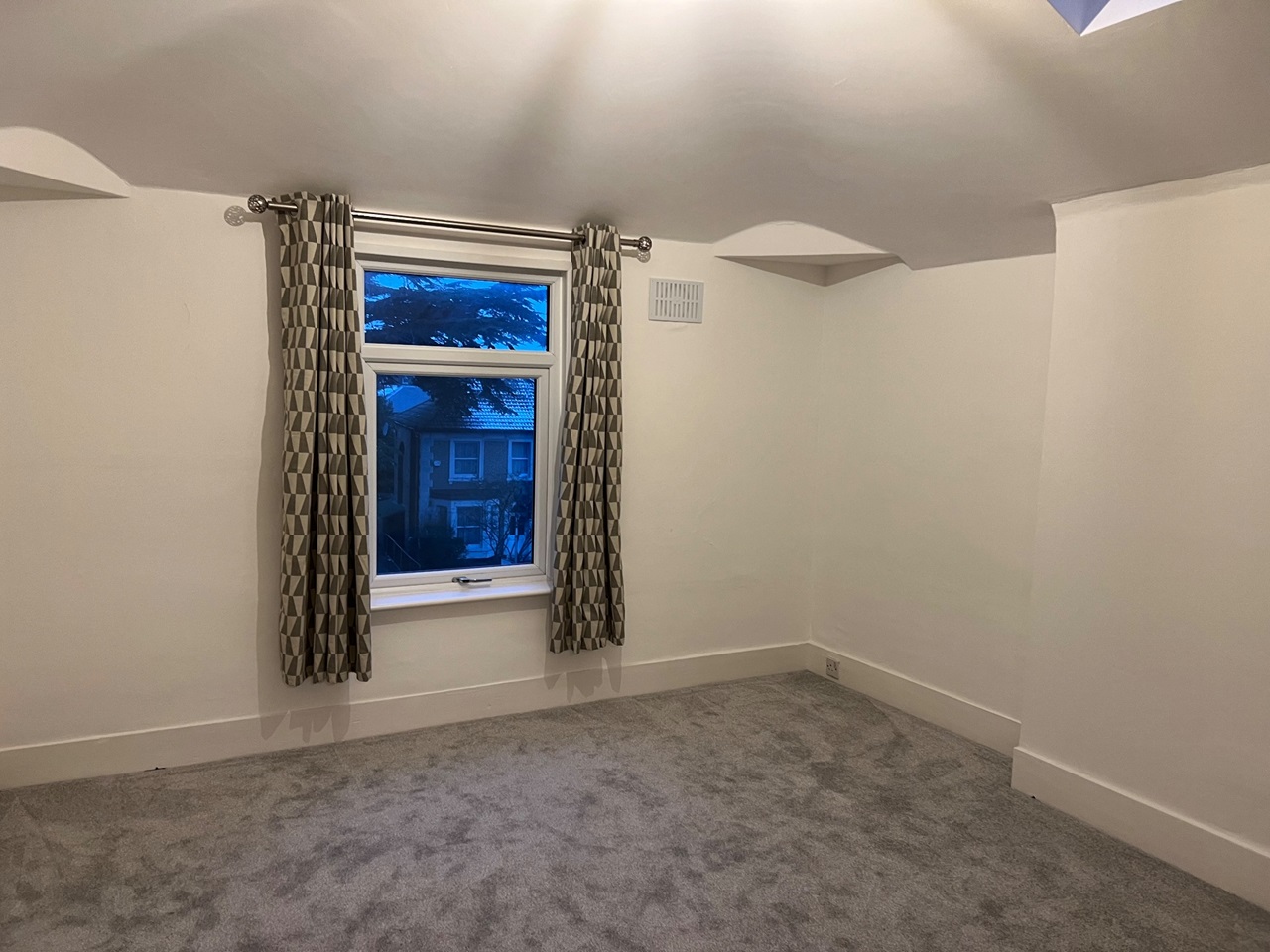 Surbiton 2 Bed Flat, Ewell Road, KT6 To Rent Now for £1,650.00 p/m