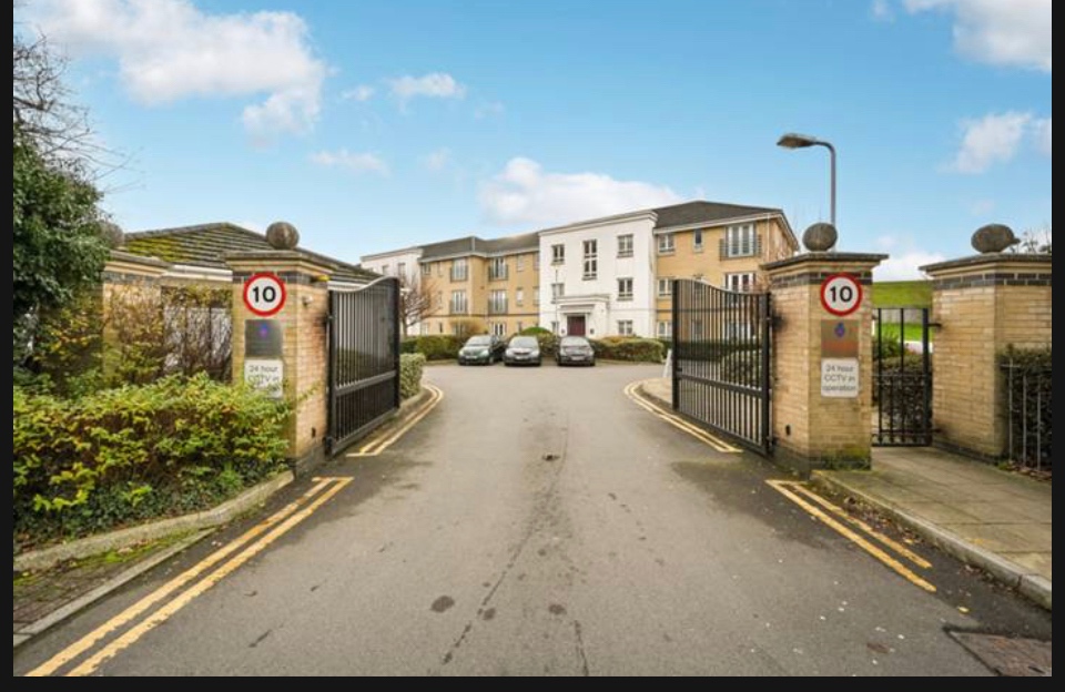 Colnbrook 2 Bed Flat, Sovereign Heights, SL3 To Rent Now for £1,425.00 p/m