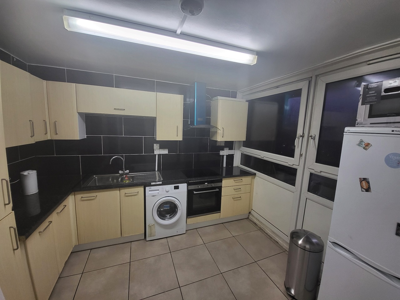 London Room in a Shared Flat, Aberfeldy House, SE5 To Rent Now for