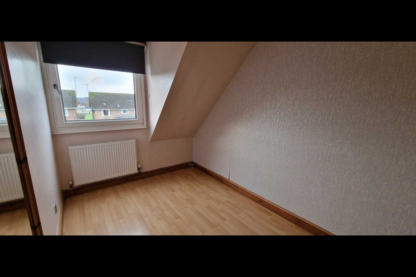 Kettering 3 Bed SemiDetached House, St. Anthonys Road, NN15 To