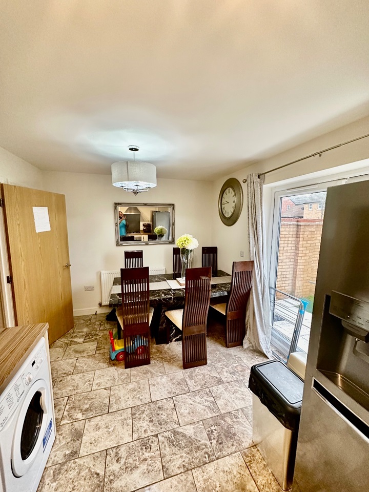 Higham Ferrers, Rushden 3 Bed End Terrace, Elderberry Crescent, NN10