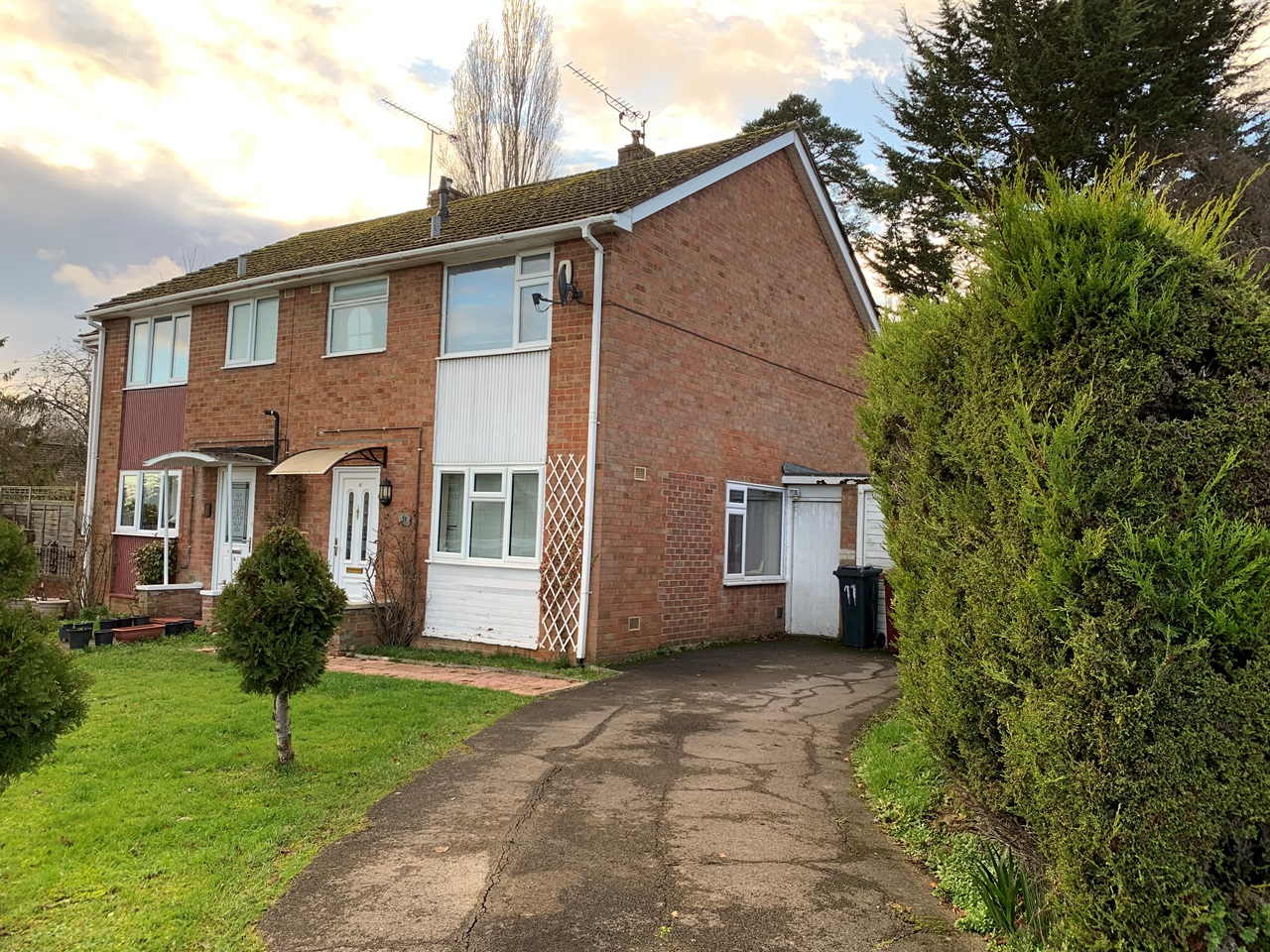 Tilehurst, Reading 3 Bed SemiDetached House, Stoneham Close, RG30