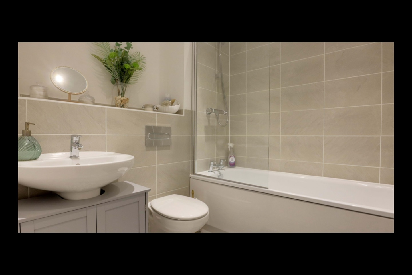 ThorpeLeSoken, ClactonOnSea 3 Bed SemiDetached House, Henderson