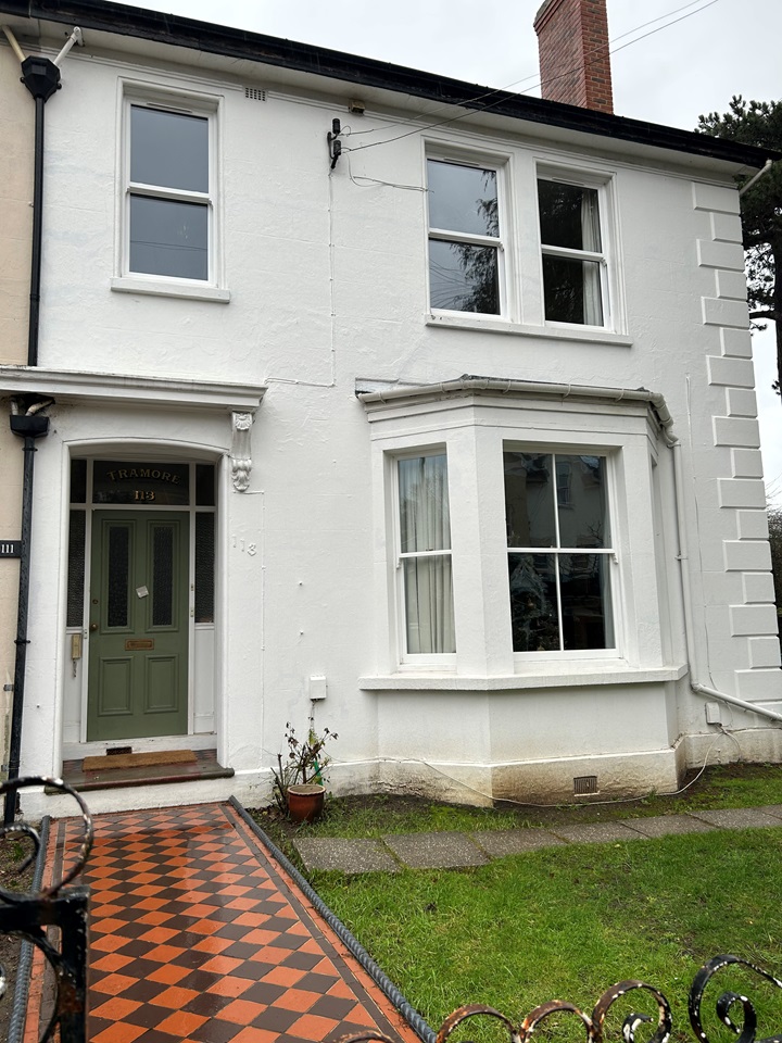 Reigate 1 Bed Flat, Holmesdale Road, RH2 To Rent Now for £900.00 p/m