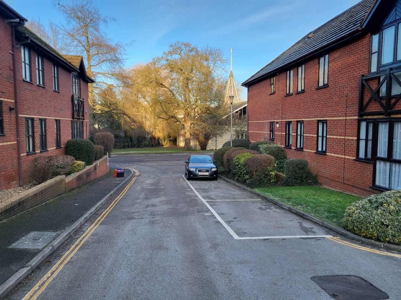 Harpenden 2 Bed Flat, Station Road, AL5 To Rent Now for £1,200.00 p/m