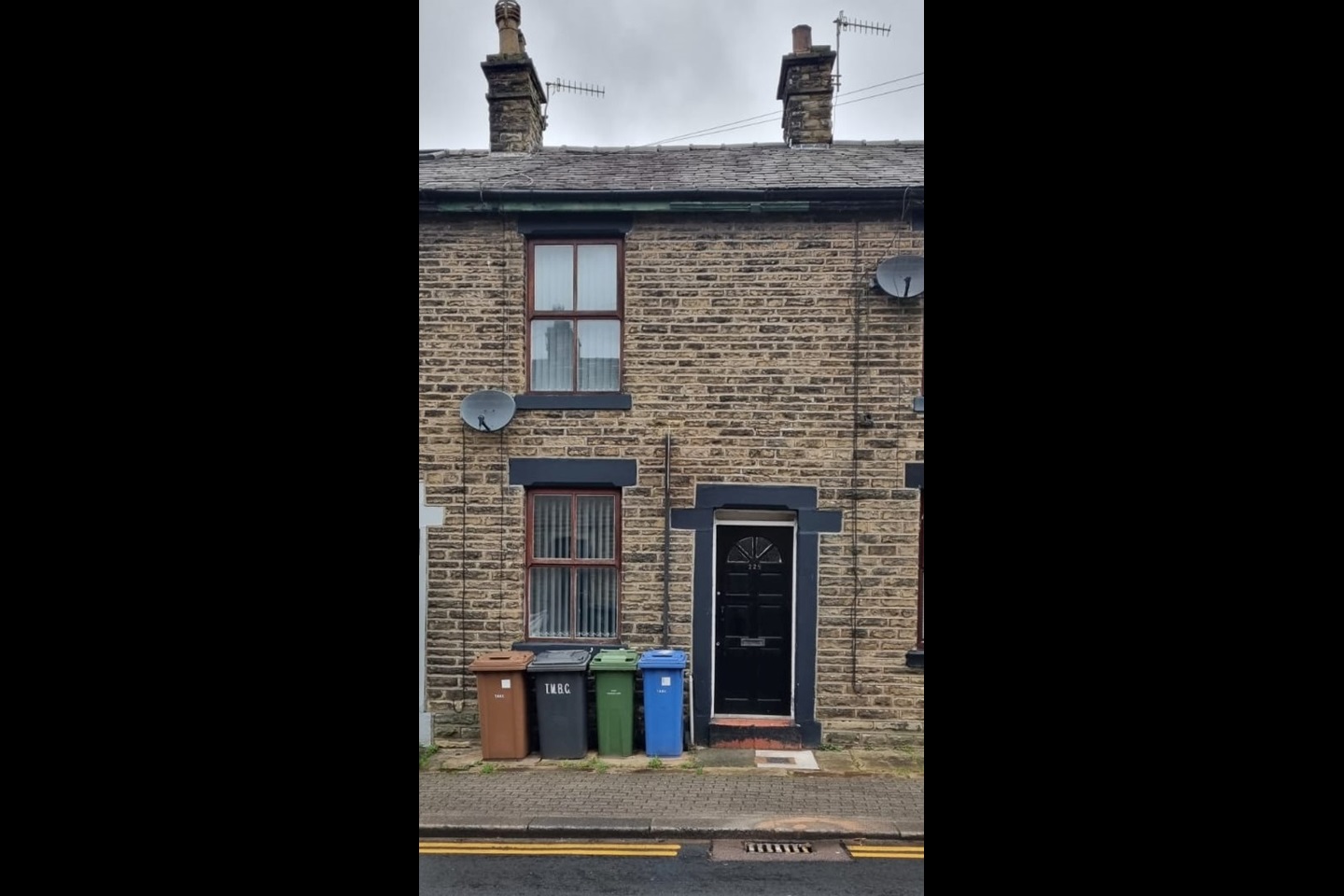 Mossley, AshtonUnderLyne 2 Bed Terraced House, Stockport Road, OL5