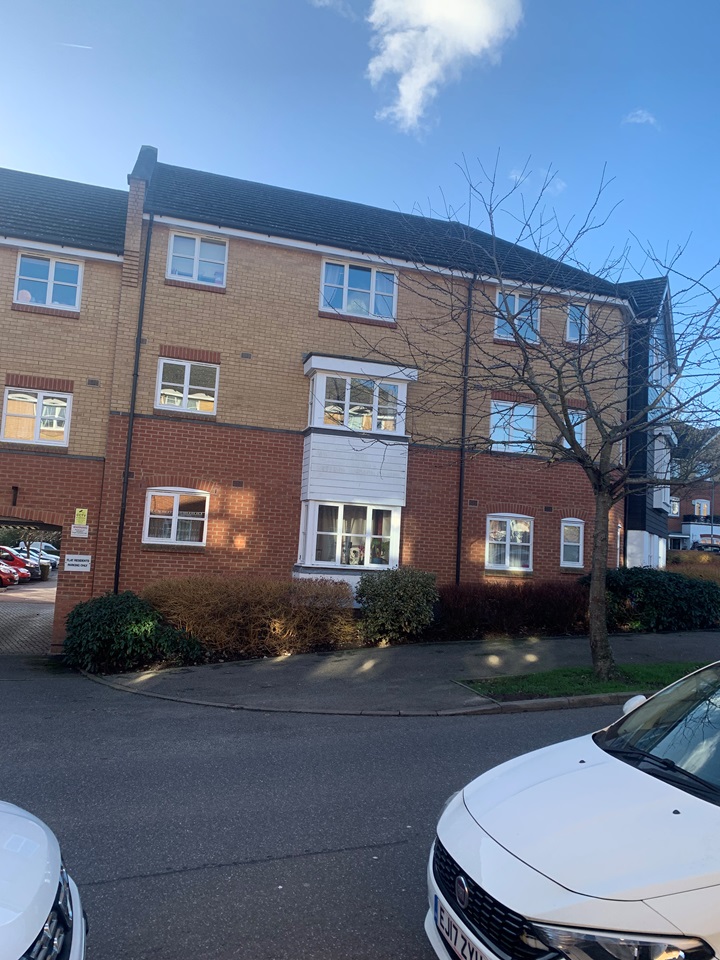 Hoddesdon 2 Bed Flat, Plomer Ave, EN11 To Rent Now for £1,250.00 p/m