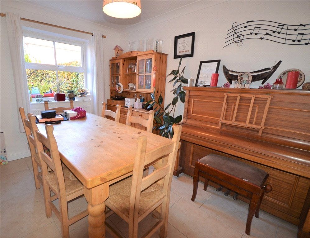 Hatch Warren, Basingstoke 4 Bed Detached House, Chatsworth Green