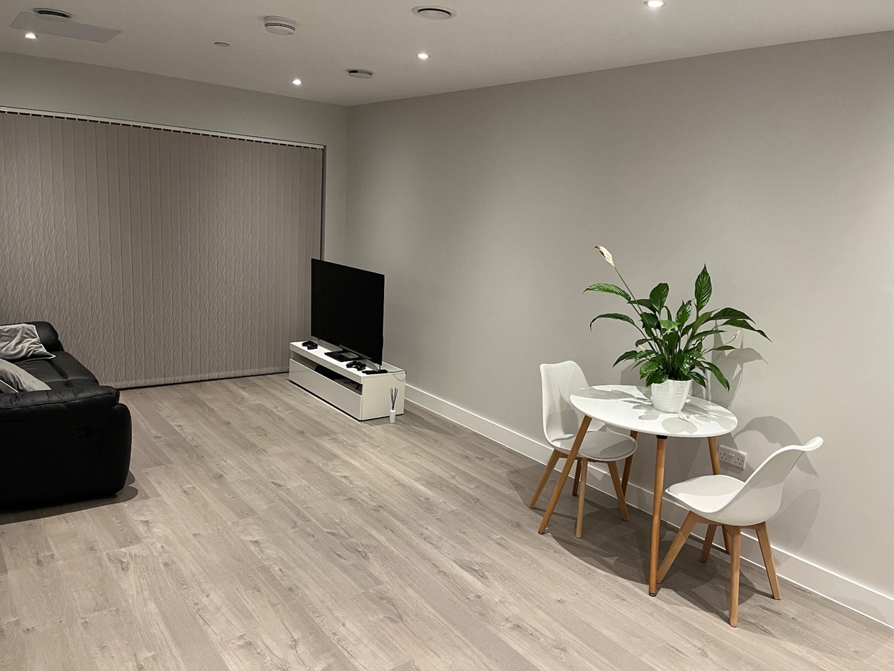 Dagenham Room in a Shared Flat, Merrielands Crescent, RM9 To Rent