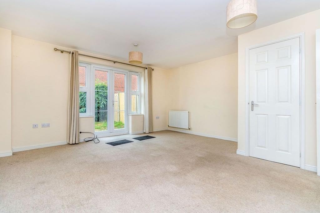 Maidstone 3 Bed Terraced House, Queen Elizabeth Square, ME15 To