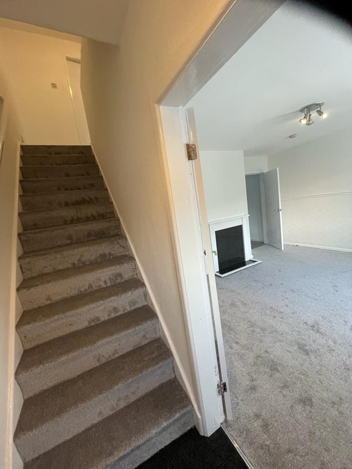 Stalybridge 3 Bed SemiDetached House, Demesne Drive, SK15 To Rent