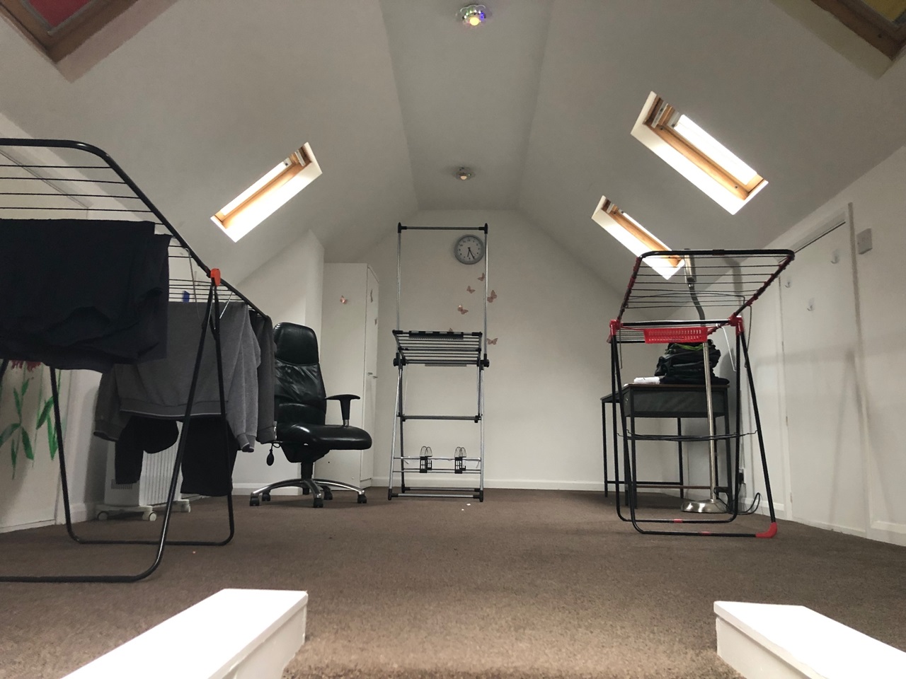 Staines Upon Thames 4 Bed SemiDetached House, Gloucester Crescent