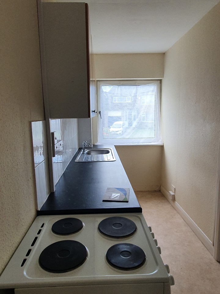 Gravesend 1 Bed Flat, Lapis Close, DA12 To Rent Now for £800.00 p/m