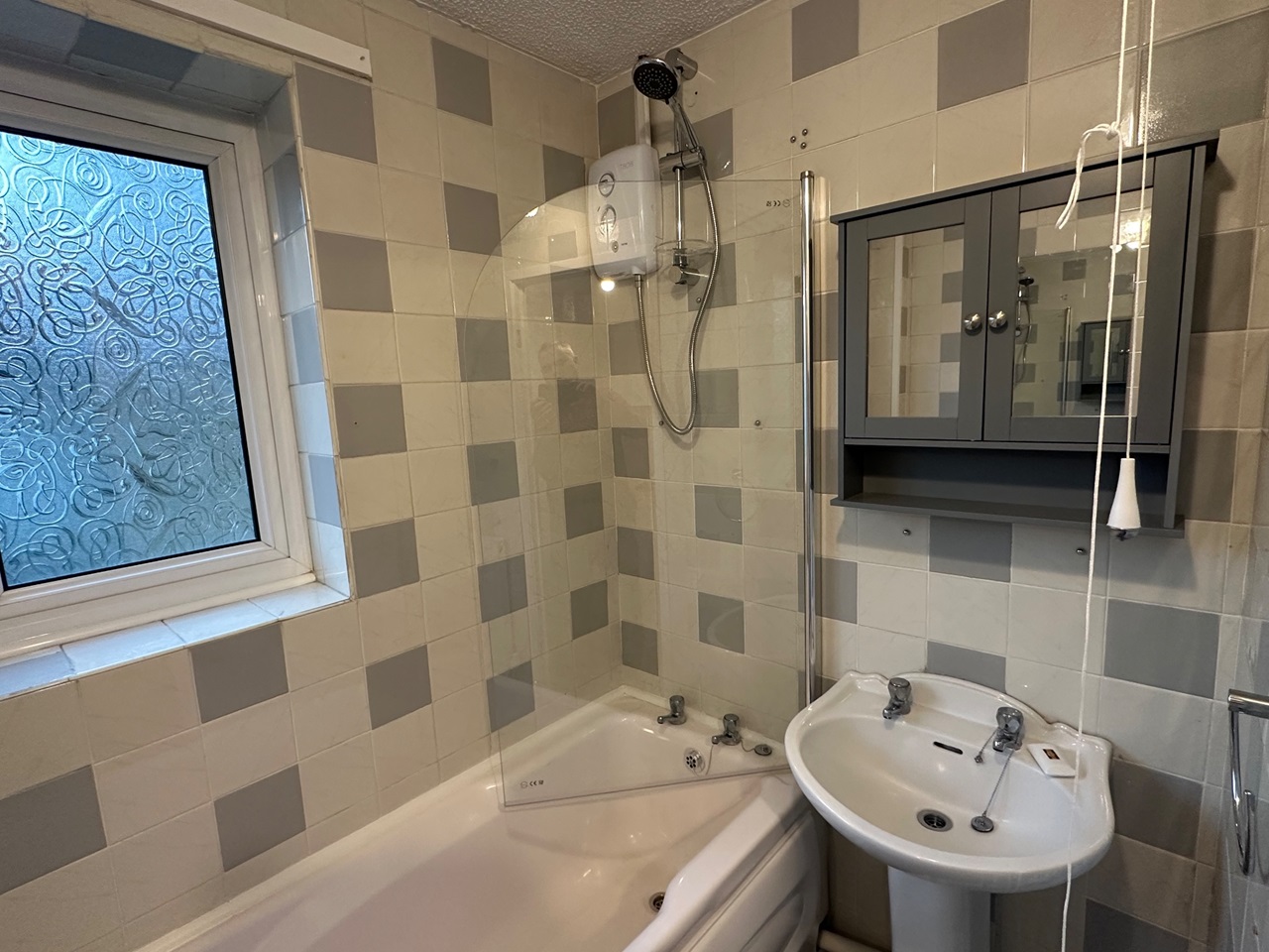 Talke, StokeOnTrent 2 Bed Terraced House, Tollgate Close, ST7 To