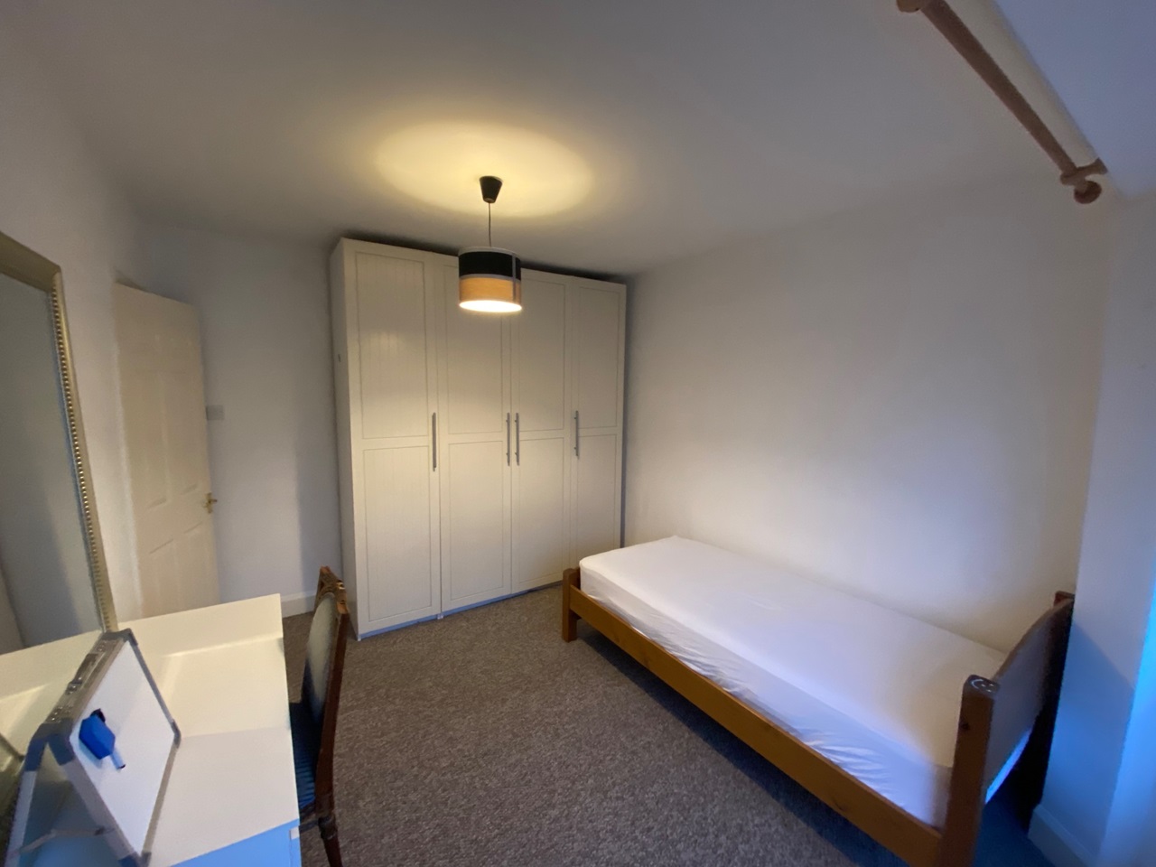 Rickmansworth Room in a Shared House, Church Lane, WD3 To Rent Now