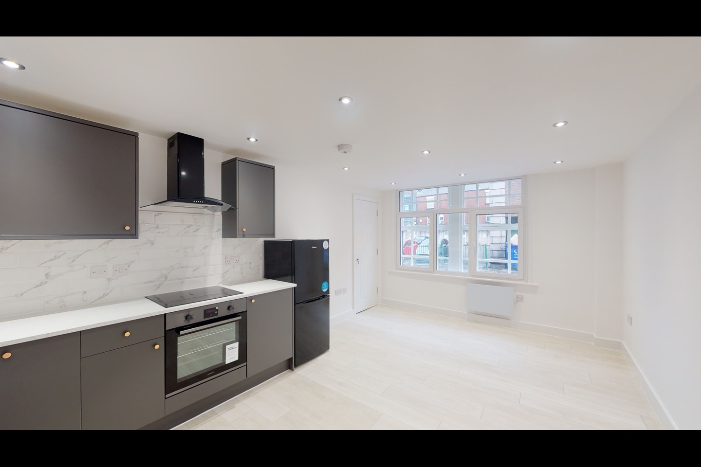 Oldham 1 Bed Flat, Queen Street, OL1 To Rent Now for £800.00 p/m