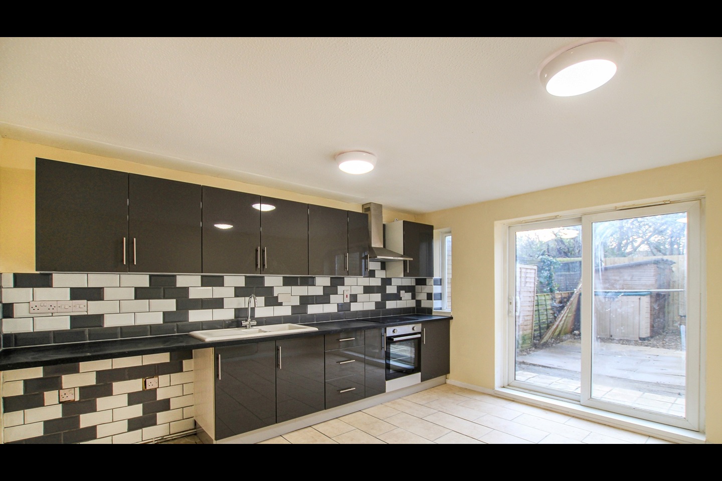 Fishermead, Milton Keynes 4 Bed Terraced House, Helford Place, MK6 To Rent Now for £1,500.00 p/m