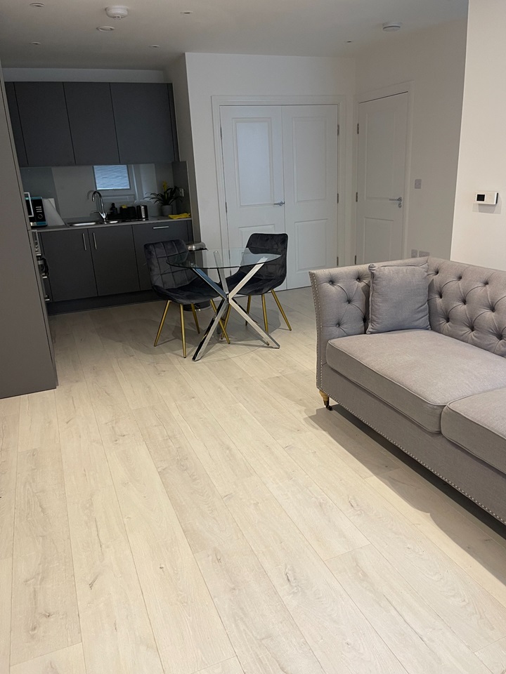 Dartford Studio Flat, Brewers Square, DA1 To Rent Now for £1,200.00 p/m