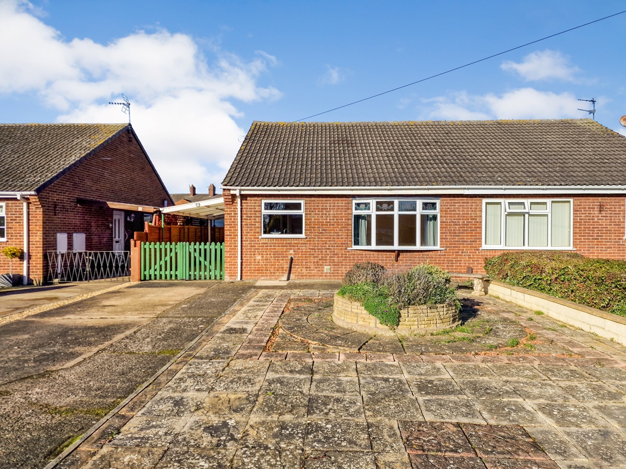 Gonerby Hill Foot, Grantham 2 Bed Bungalow, Maltings Lane, NG31 To Rent Now for £700.00 p/m