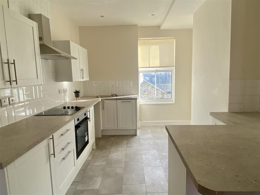 Beaumaris 2 Bed Flat, Margaret Street, LL58 To Rent Now for £750.00 p/m