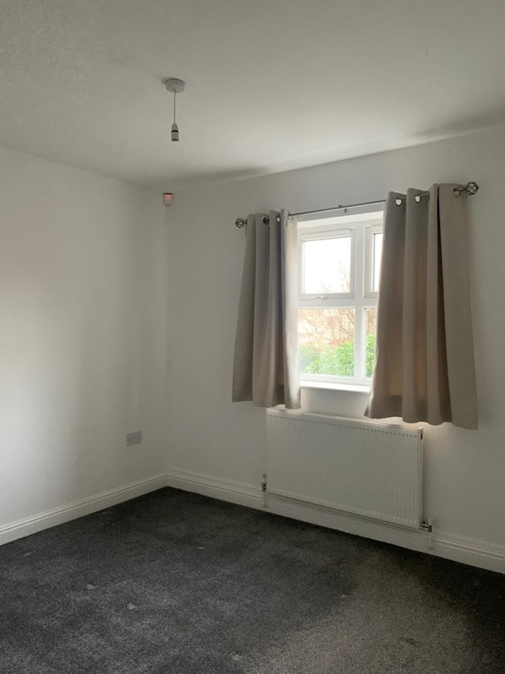 Halifax 2 Bed Flat, Hipperholme, HX3 To Rent Now for £700.00 p/m
