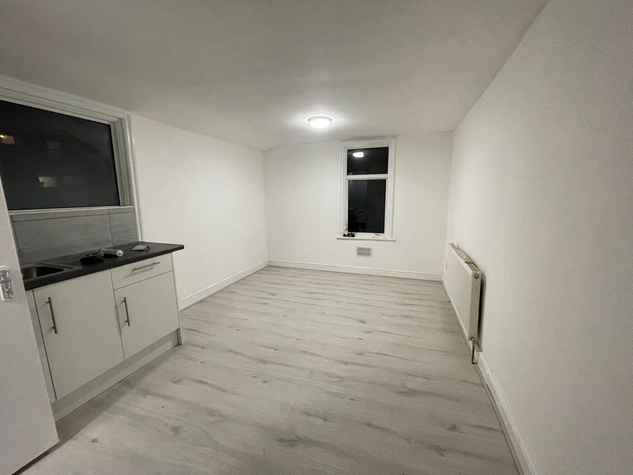 London Studio Flat, Ruskin Avenue, E12 To Rent Now for £1,250.00 p/m