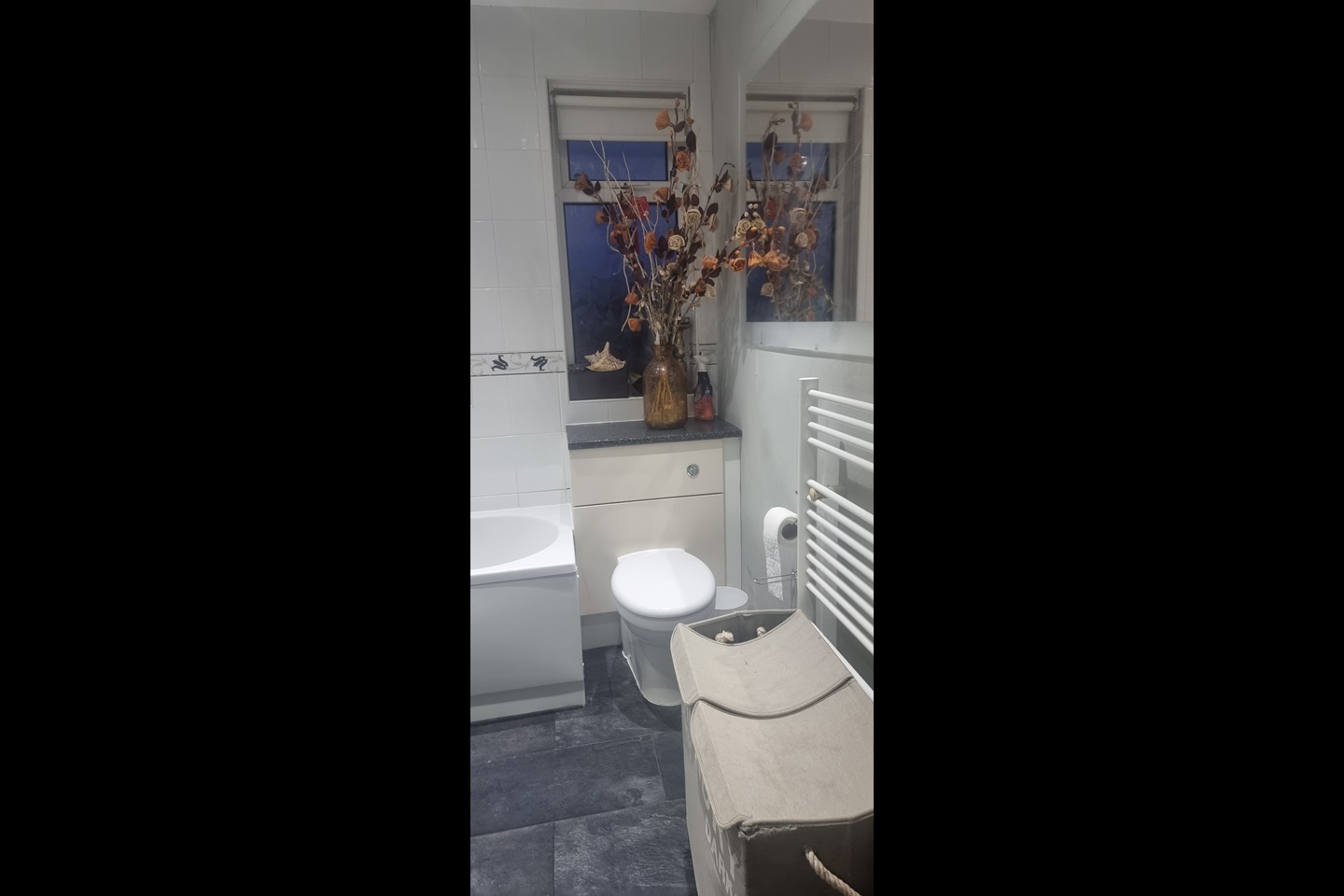 Worcester Park Room in a Shared House, Fairford Gardens, KT4 To