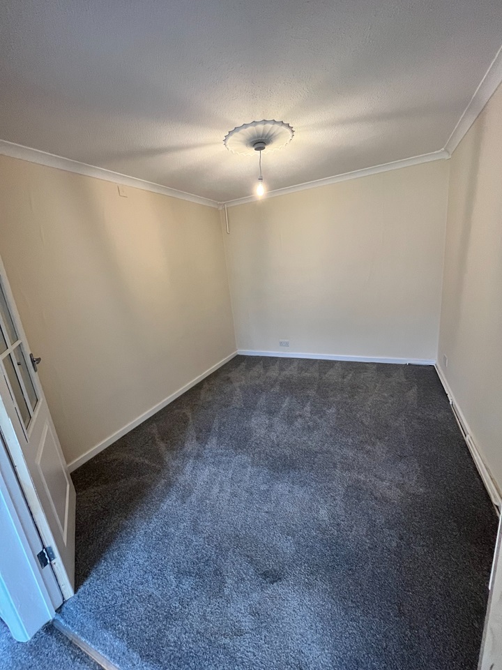 North Anston, Sheffield 3 Bed SemiDetached House, Derwent Close, S25