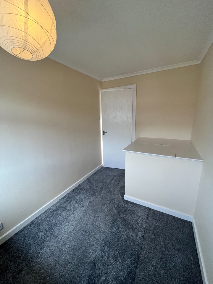 North Anston, Sheffield 3 Bed SemiDetached House, Derwent Close, S25