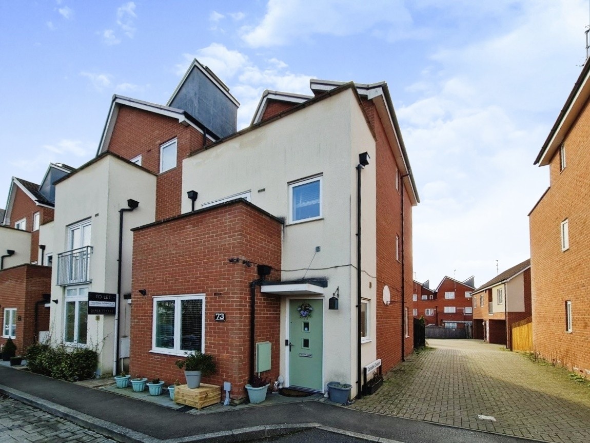 Milton Keynes Room in a Shared Flat, Carradine Crescent, MK4 To