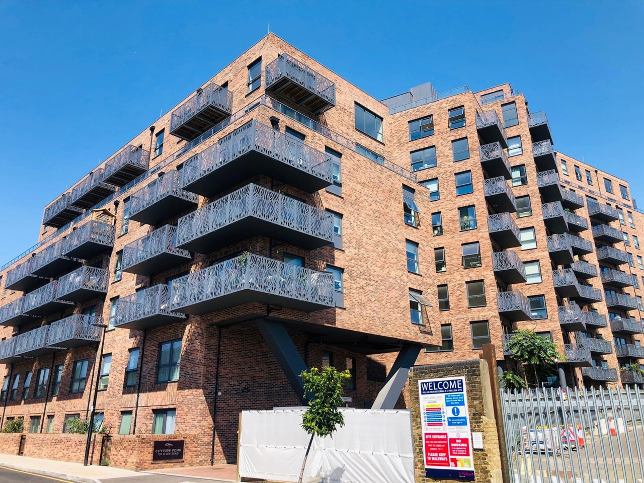 London Room in a Shared Flat, Torquay Court, E14 To Rent Now for £