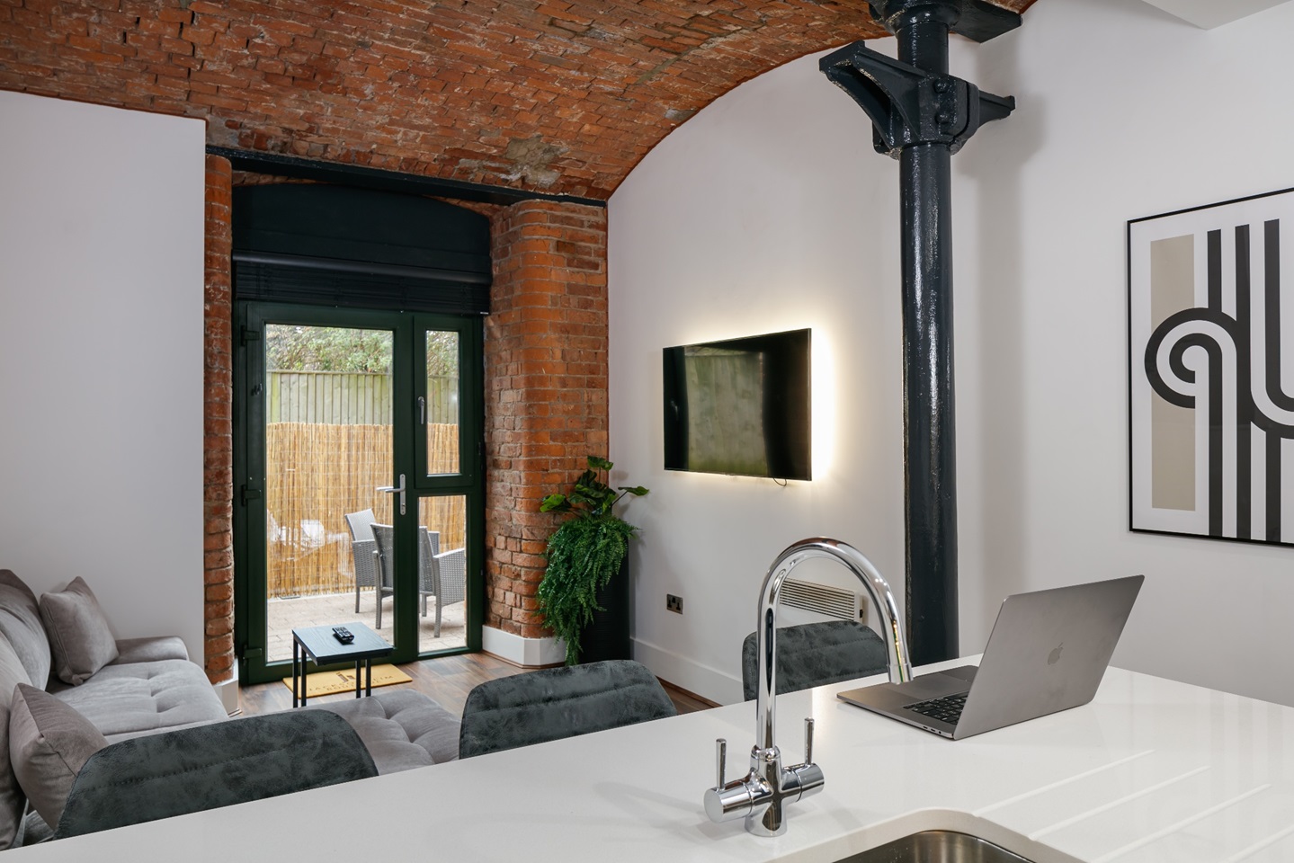 Manchester 2 Bed Flat, Macintosh Mills, M1 To Rent Now for £3,150.