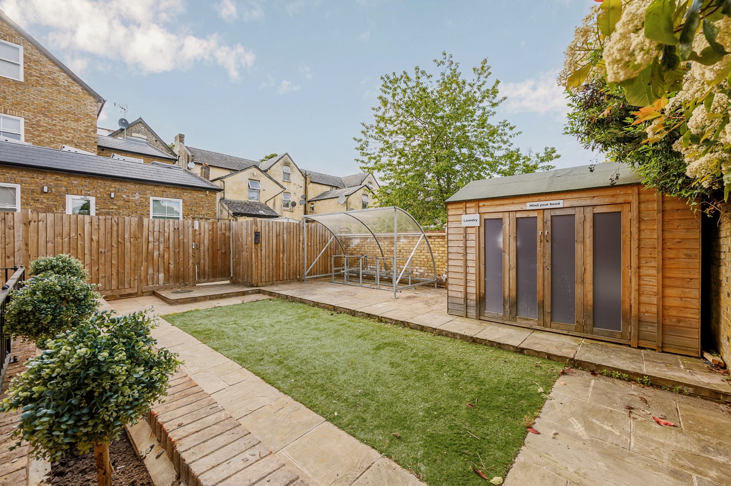 Ealing Studio Flat, Ackley House, W5 To Rent Now for £1,500.00 p/m