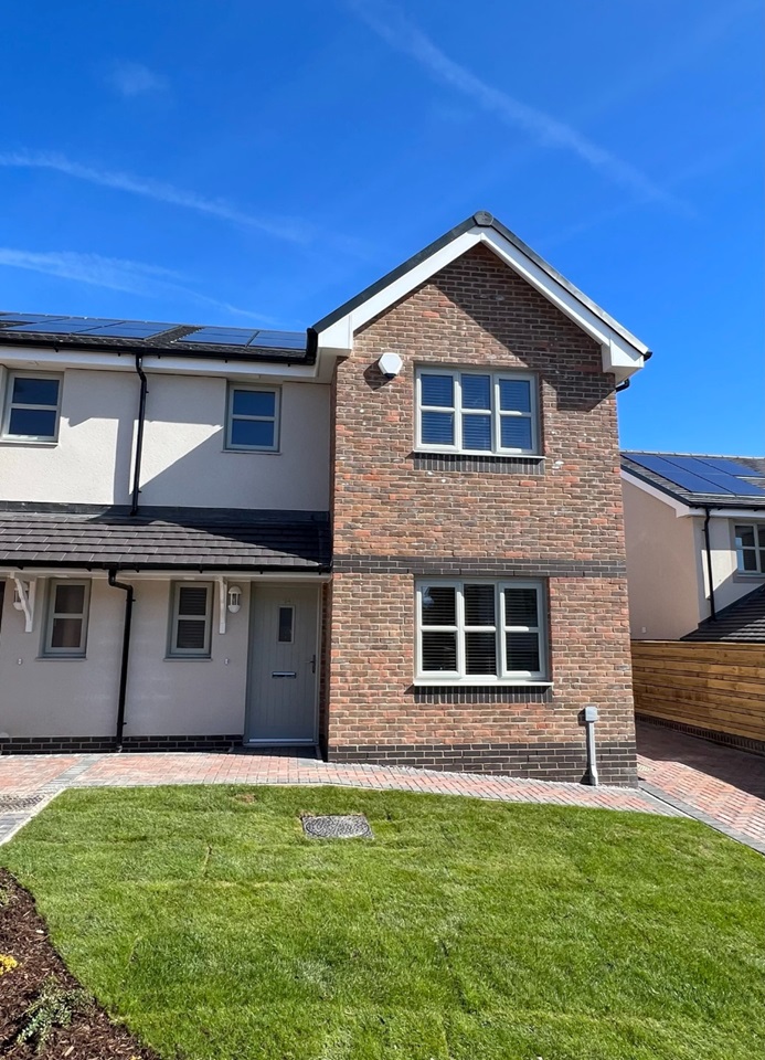 Deganwy, Conwy 3 Bed SemiDetached House, Parc Pentywyn, LL31 To