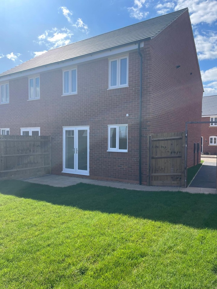 Mickleover, Derby 3 Bed SemiDetached House, Myrtle Avenue, DE3 To