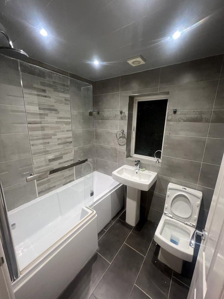 Scholes, Cleckheaton 2 Bed SemiDetached House, Foldings Parade, BD19